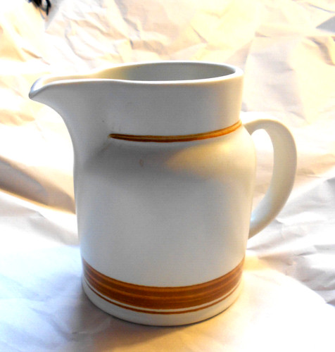Royal doulton creamer - royal,